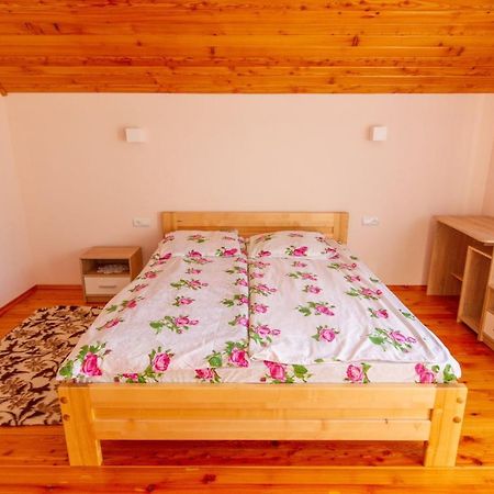 Садиба Під Лісом Volovets Ngoại thất bức ảnh